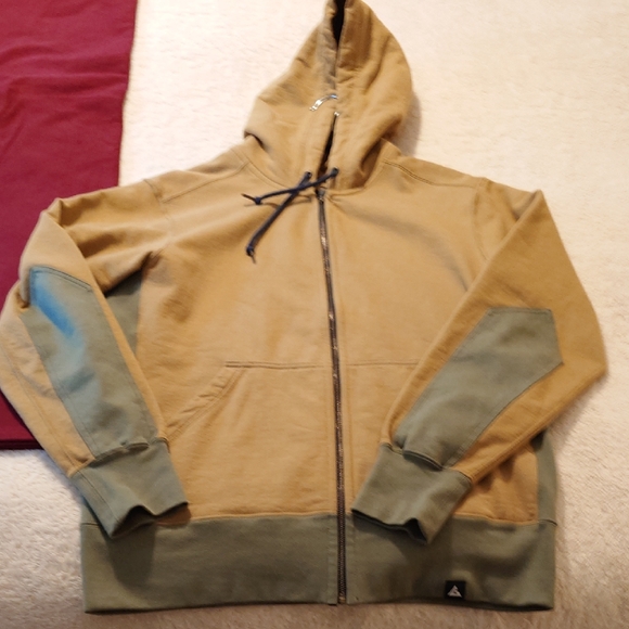 Men's Tan and Green Hooded Jacket - Picture 1 of 3